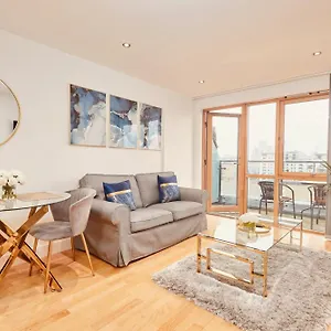 Apartment Deluxe Apt, River Canal View& Free Parking!, Leeds (West Yorkshire)