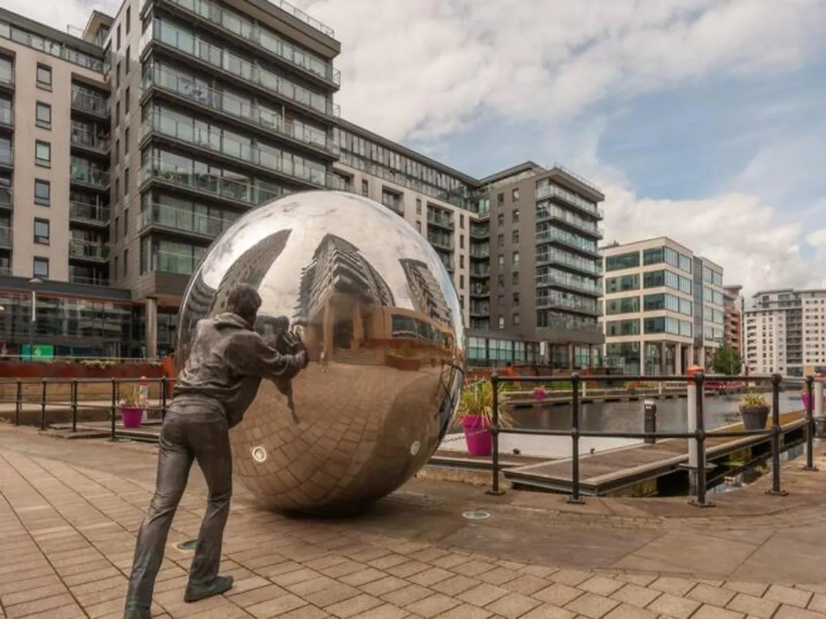Pass The Keys Panoramic Serenity - Summer Bliss - Leeds Dock United Kingdom